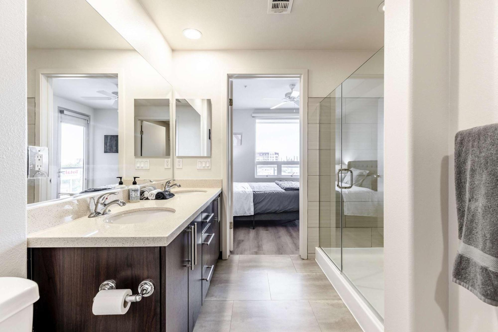 Apartment New 2br Weho Getaway D