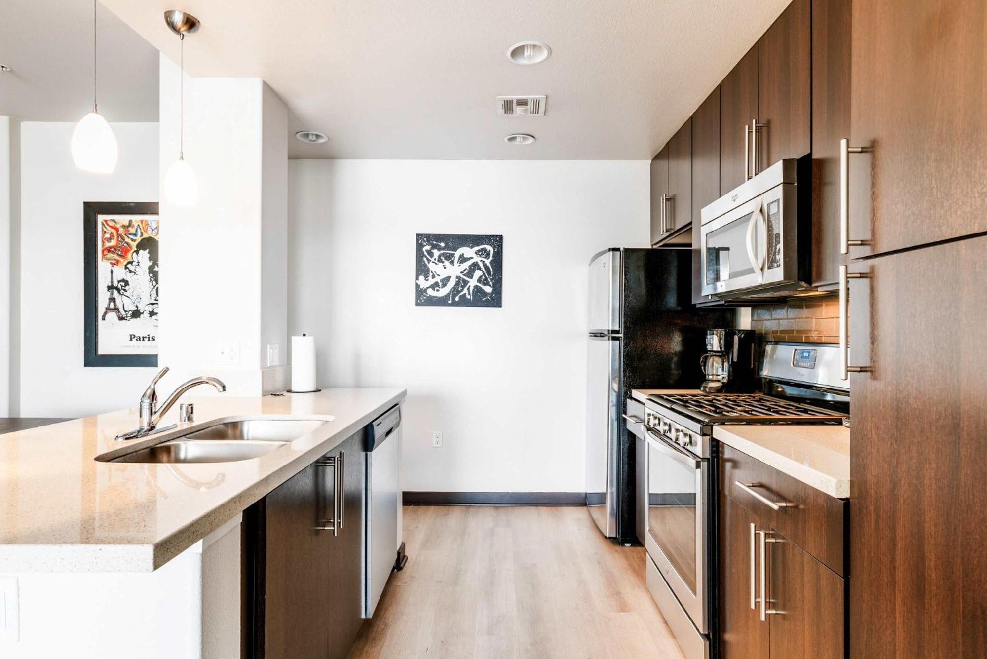 Apartment New 2br Weho Getaway D *